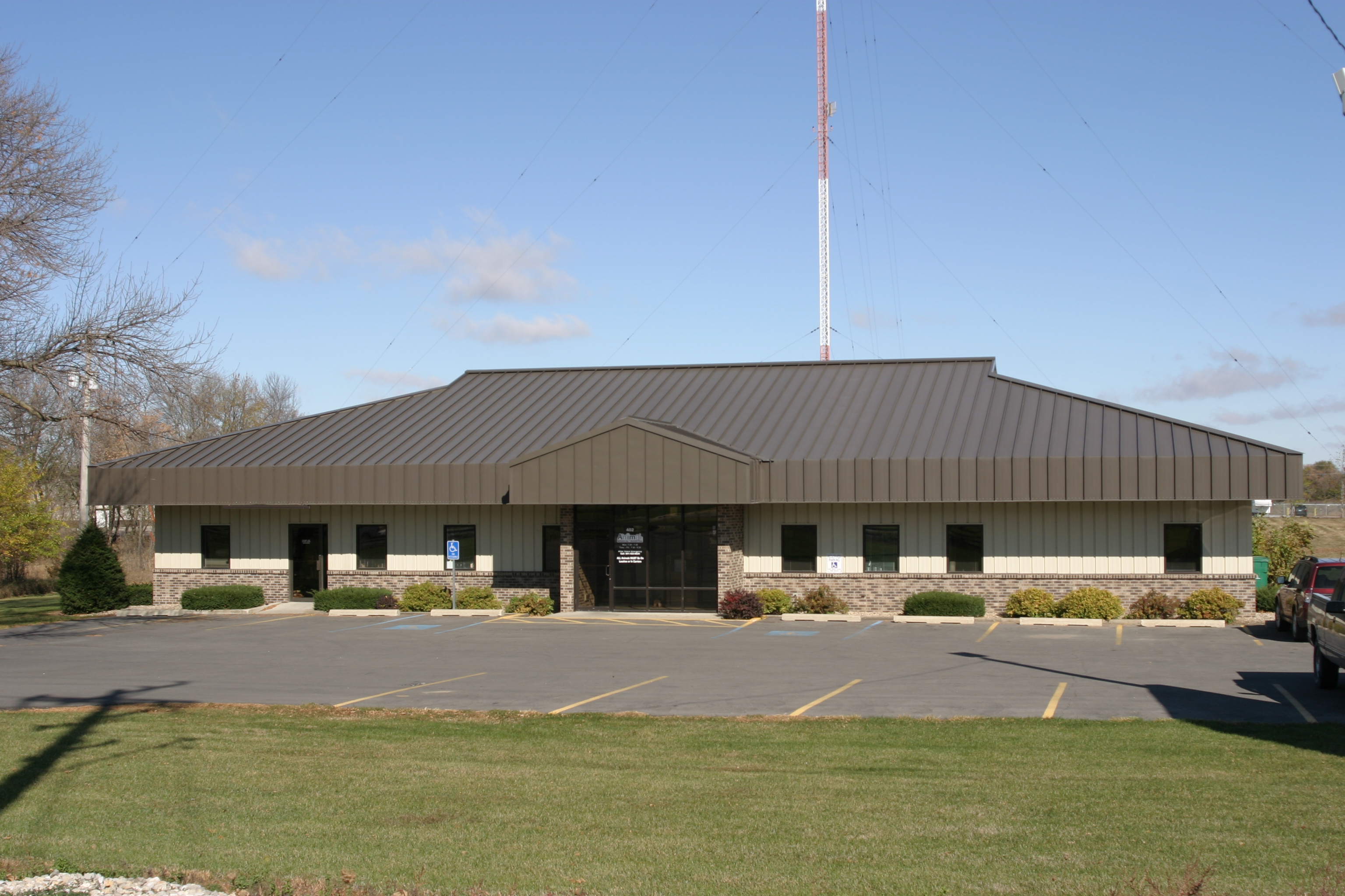 Clinic Front » Animal Medical Hospital Veterinarians 402 19th St SW